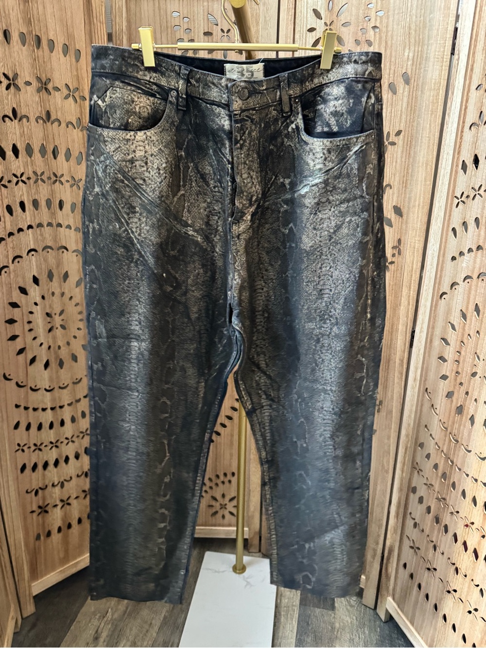 NWOT Free People CRVY Georgine
Foil Metallic Snake Print Jeans